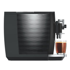 JURA E8 Piano Black (ED) preparând un lungo